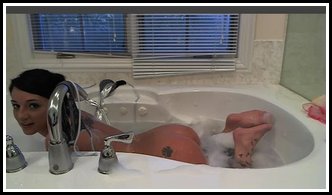 Nikki Sims nikki bubble bath show 03 - Busty Nikki Sims Naked Bubble Bath Camshow!